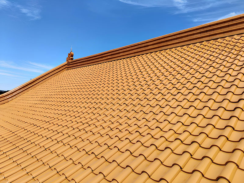 金黃色 S 型瓦 - 高品質屋瓦供應商