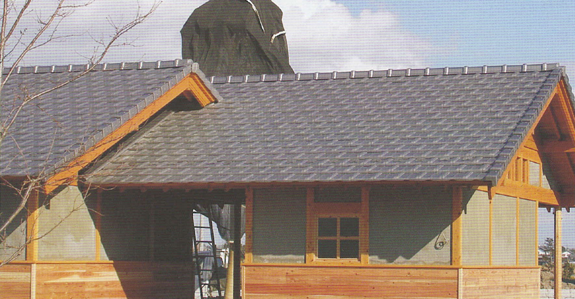 平板瓦屋頂瓦施工實績 - 現代建築屋瓦美學與金屬質感