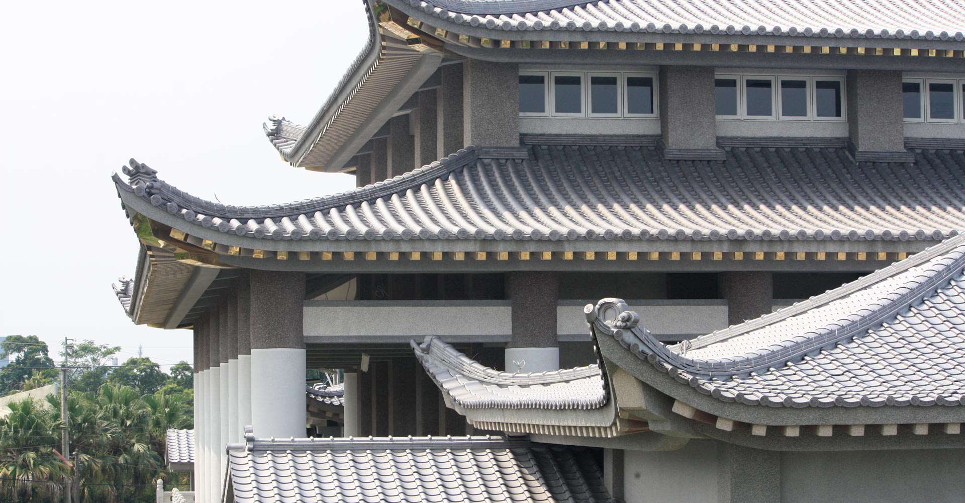 高品質勳色飛鳥瓦 - 適用於各類建築屋瓦施工