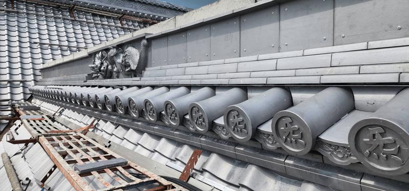 勳色文化瓦特寫：互茂工程提供高品質銀燻瓦屋面方案